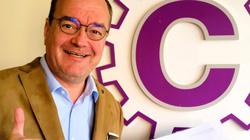 Caveriaan Marco behaalde zijn certificaat Caveriaan Marco behaalde zijn certificaat